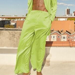 NWOT Savage x Fenty XL wide bright green pants​​​​